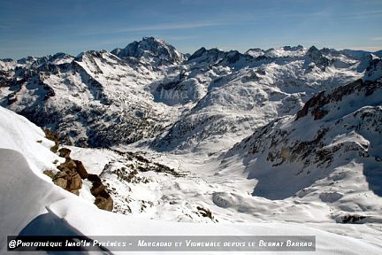 Vue sur la vallée du Marcadau et le massif du Vignemale
