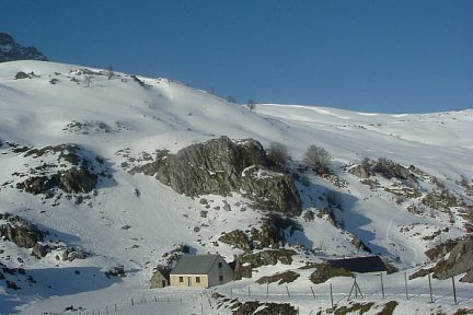 Passage aux trois cabanes d'Escalac (1331 m)
