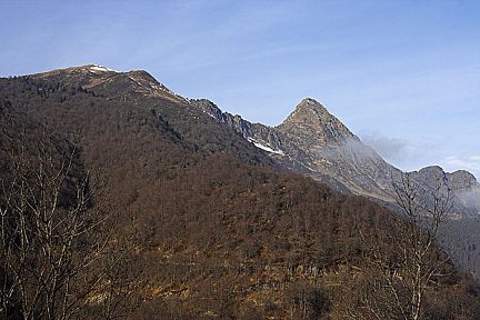 Pic de Viscos, vu de la route de la station de Luz Ardiden