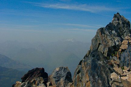 Face nord du Badet : arête vertigineuse au-dessus du Vignemale