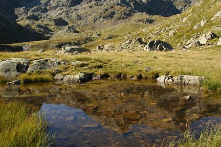 Petit lac d'Arratille avant la montée au col