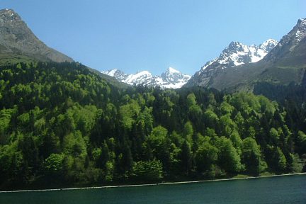 Le lac d'Estaing et le Grand Barbat