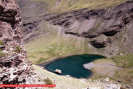 Lac de Catchet : sa forme vue depuis la crête ouest
