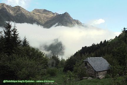 Cabane d'Arriousec, à 40 min au-dessus du lac d'Estaing