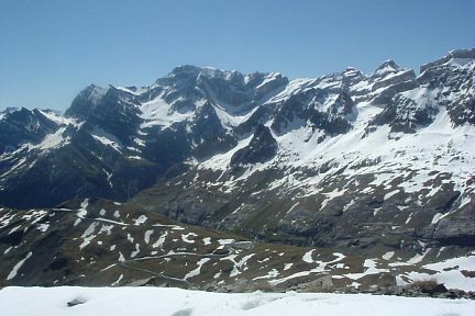 Vue sur le Marboré et le Cylindre depuis le pic de Saint André