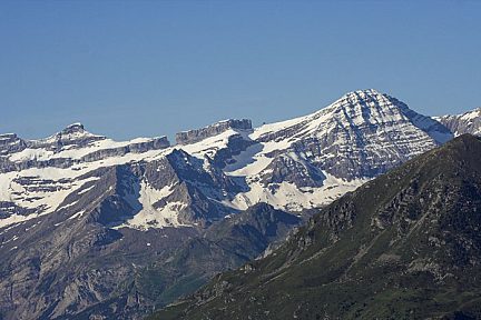 Taillon, Brèche et Casque depuis la cabane de Bachebirou
