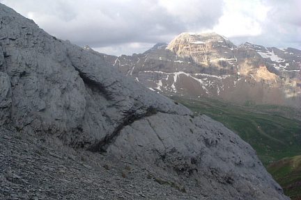 Vire étroite sur la crête du pico Culivillas
