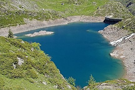 Lac et barrage des Gloriettes