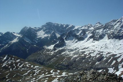 Panorama sur la Brèche de Roland depuis le pic du Port Vieux