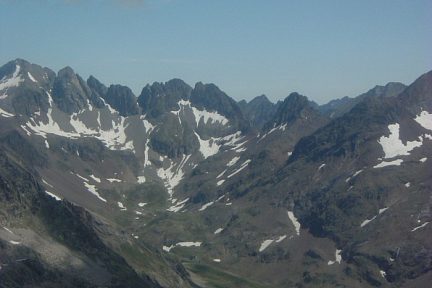 La vallée du rio Ara vue du pico de Bacias