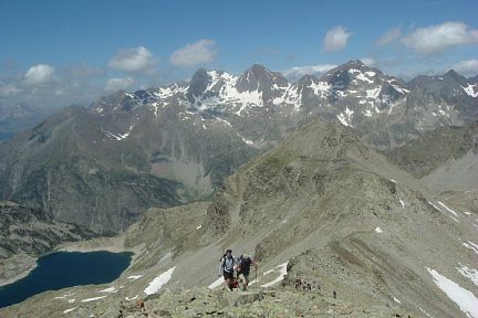 Descente du pico de Bacias par la crête Nord-Ouest