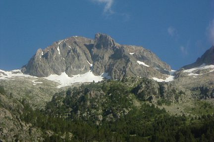 Aiguille de Pondiellos vue depuis le Balneario de Panticosa