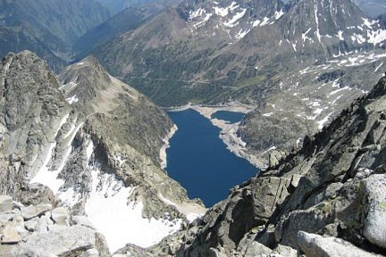 Le lac de Cap-de-Long vu du pic de Néouvielle