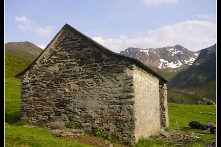 La cabane de Picourlet près du lac d'Isaby