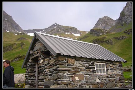 La cabane d'Estibère en montant au pic du Leviste