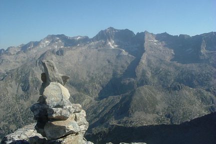 Depuis la Tuca de las Culebras, vue sur le versant Sud du pico de Aneto