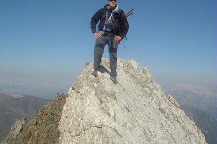 Passage du Paso del Caballo entre Tuca de las Culebras et pico de Ballibierna
