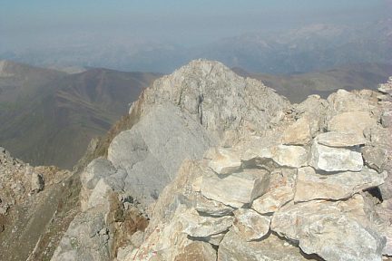 Depuis le pico de Ballibierna, vue sur la Tuca de las Culebras et le Paso del Caballo