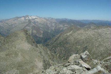 Depuis le Besiberri Sud (3030 m), le massif Aneto-Maladeta et le pic d'Abellers