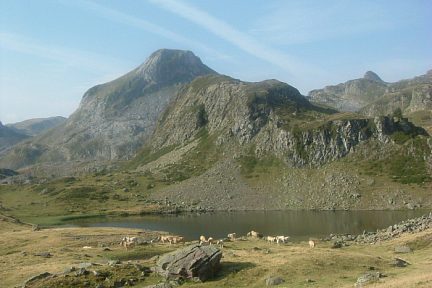 Lac du Miey et pic Casterau