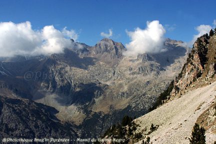 Cumulus sur Garmo Negro