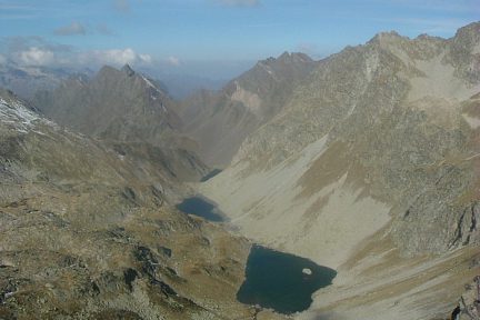 Lacs de Rabiet et de Bugarret depuis la Hourquette de Bugarret