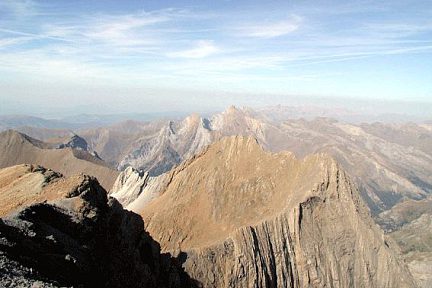 Crête des pics des Gabietous depuis le Taillon