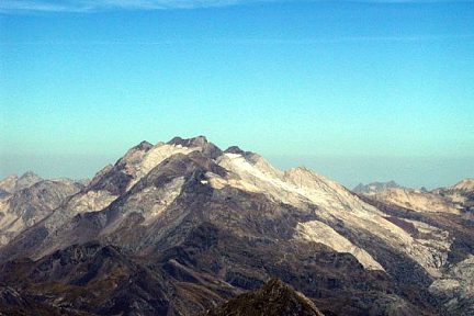 Le massif du Vignemale vu depuis le Taillon