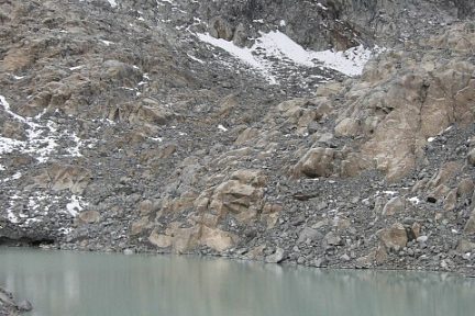 Petit gourg sous le Pic Long, glacier du Pays Baché