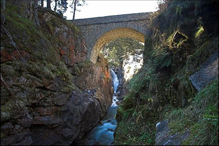 Sous le Pont d'Espagne