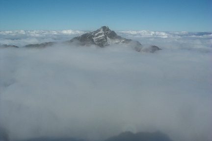 Depuis le pic de Bizourtère, vue sur le pic de Montaigu