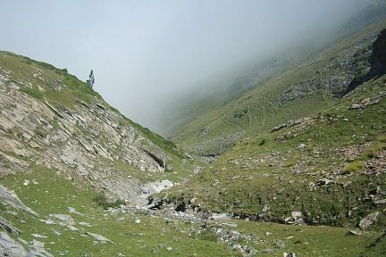 Aperçu du terrain au lac de Consaterre, vue 1