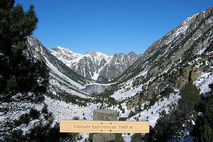 Depuis la cascade d'Esplumouse, vue sur le lac de Gaube