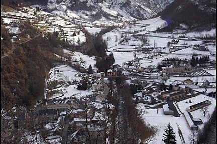 Gèdre sous la neige