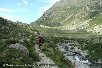 Le petit lac Saussat, non loin des lacs d'Oô et d'Espingo