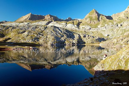 Lac d'Estaëns en été