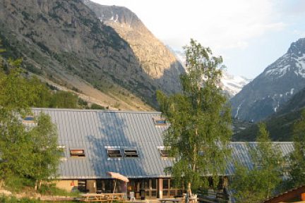 Chalet Alpin de la Bérarde, point de départ pour alpinistes