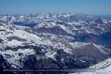 Depuis la Peña Collarada, vue sur l'Achérito, Ansabère et l'Anie