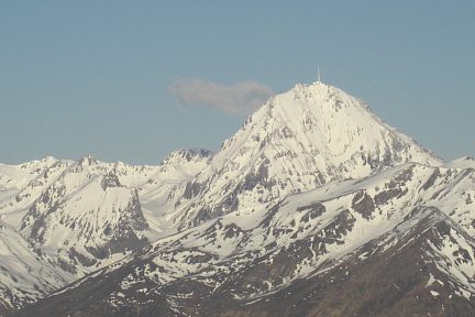 Vue sur le pic du Midi de Bigorre depuis le Monné Rouye