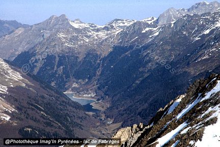 Lac de Fabrèges vu depuis le pic de Peyrelue