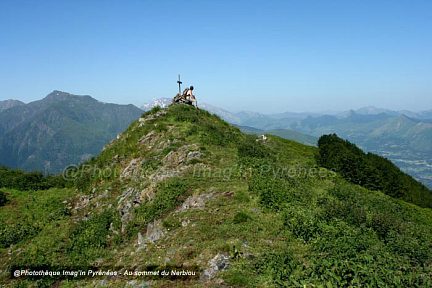 Vue sur la vallée d'Argelès et le vallon d'Isaby depuis le Nerbiou