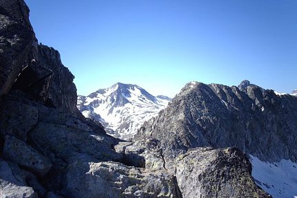 Crête ouest du Néouvielle, vue sur le pic de Campbieil et le Pic Long