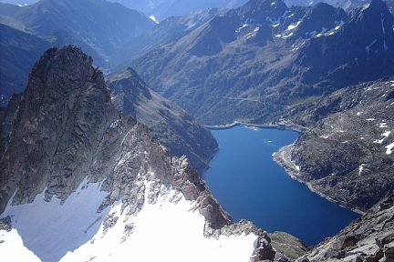Depuis le pic de Néouvielle, le Ramoun et le barrage de Cap de Long