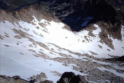 La voie normale vue depuis le pic de Néouvielle
