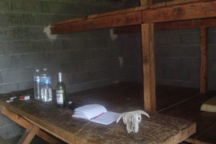 Pic Prada, intérieur de la cabane d'Auloueilh