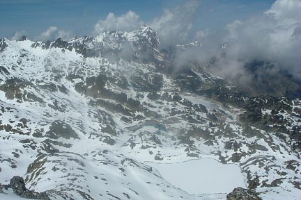 Depuis le pic Prada (2712 m), vue sur le pic du Midi de Bigorre