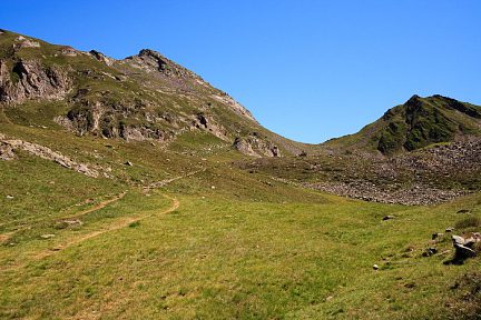 Col d'Aoube depuis le versant des lacs Vert et Bleu