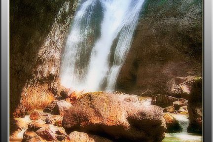 Une cascade du circuit de randonnée du parc national d'Ordesa