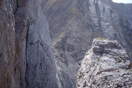 Petit Gabizos, vue depuis la Brèche Edouard sur les Taillades Blanques