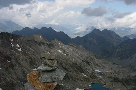 Pic Maubic, vue sur le lac Tourrat et l'arête de Crabounouse